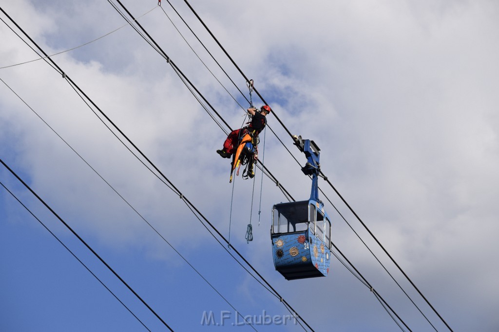 Koelner Seilbahn Gondel blieb haengen Koeln Linksrheinisch P528.JPG - Miklos Laubert